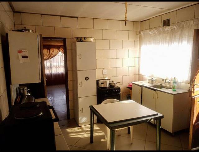 3 BEDROOM HOUSE FOR SALE IN NALEDI